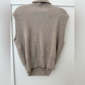 WAYF sweater vest - heathered oatmeal size M